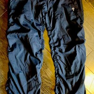 Ivivva girls size 6 lined Studio dance pants (black)